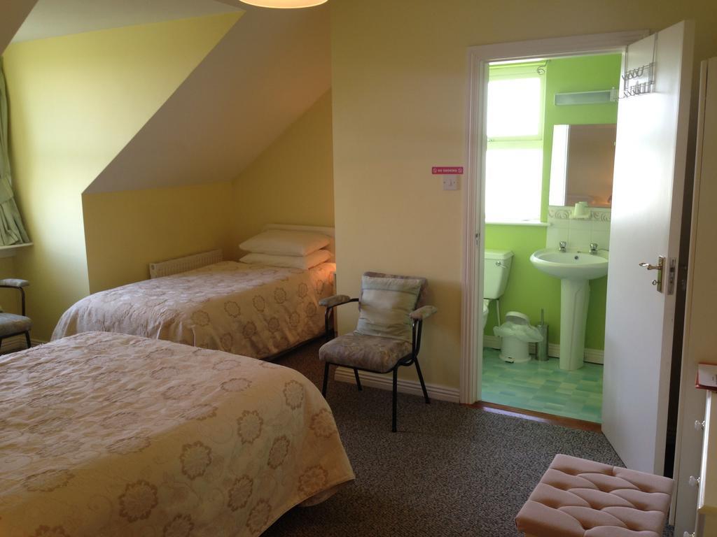 An Gleann Accommodation Milltown Malbay Room photo